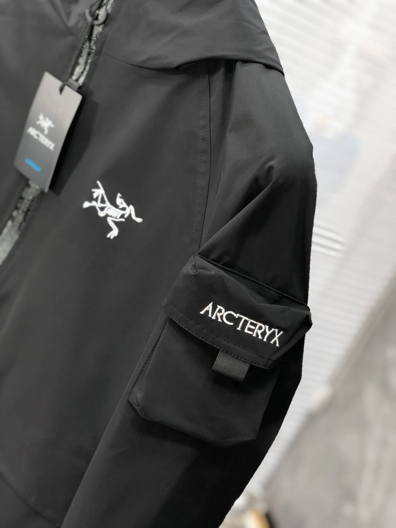 Same Style， ， ！2026 New Arrival ，Original Premium ！ Breathable ， ， ， Quality。 ！ ， ！Sizes：M～3XL，